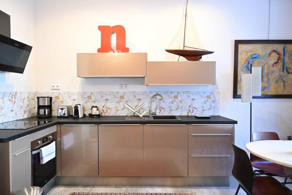 Le Bobo - Vieux-Port Apartment Марсилия Екстериор снимка